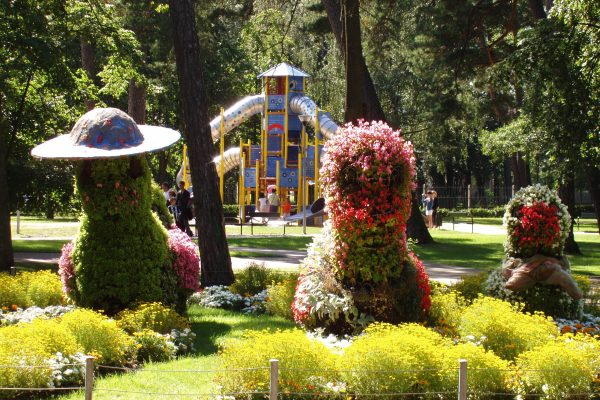 Ziedu skulptūras Ventspilī